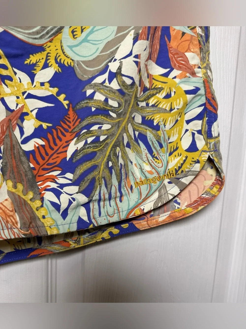 Patagonia Women's Wavefarer Boardshorts Jurassic Ferns Size 10 Coastal Tropical